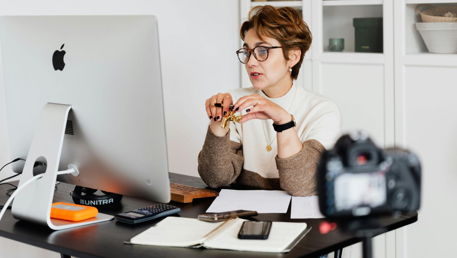 Coach hosting live video to build trust on social media